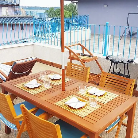 Vip In Garden *